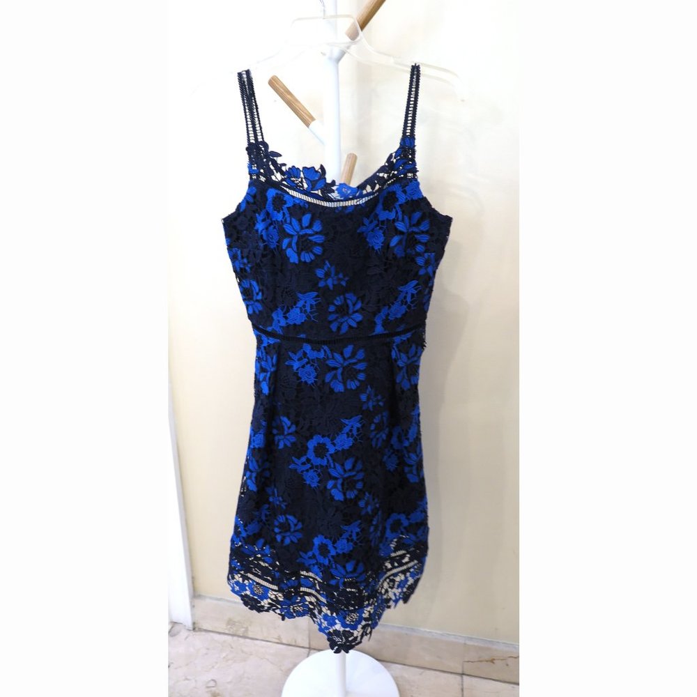 T TAHARI Lucile Black - Blue Floral Lace Overlay